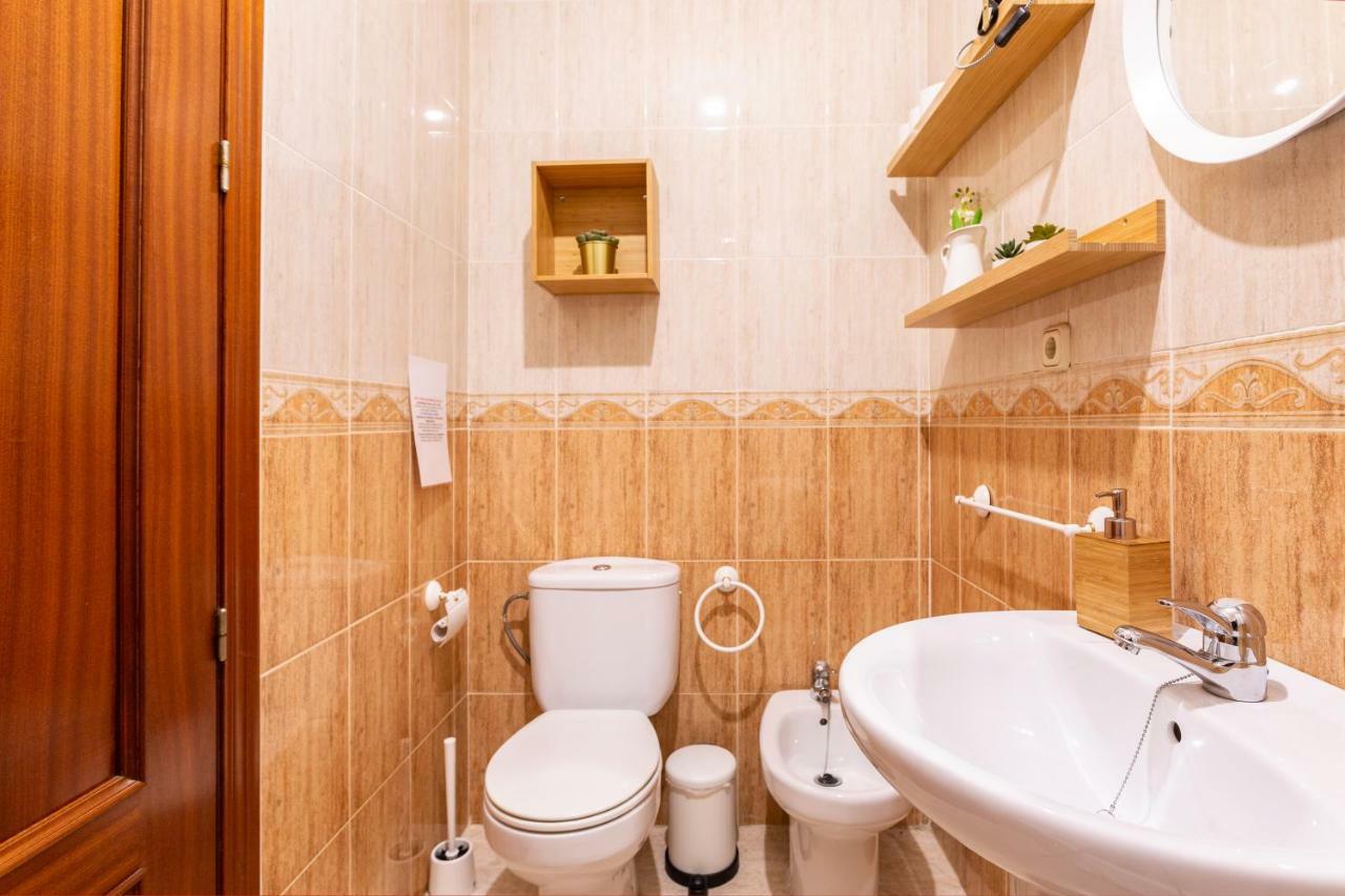 Serva La Bari Shared Apartment Sevilla Kültér fotó