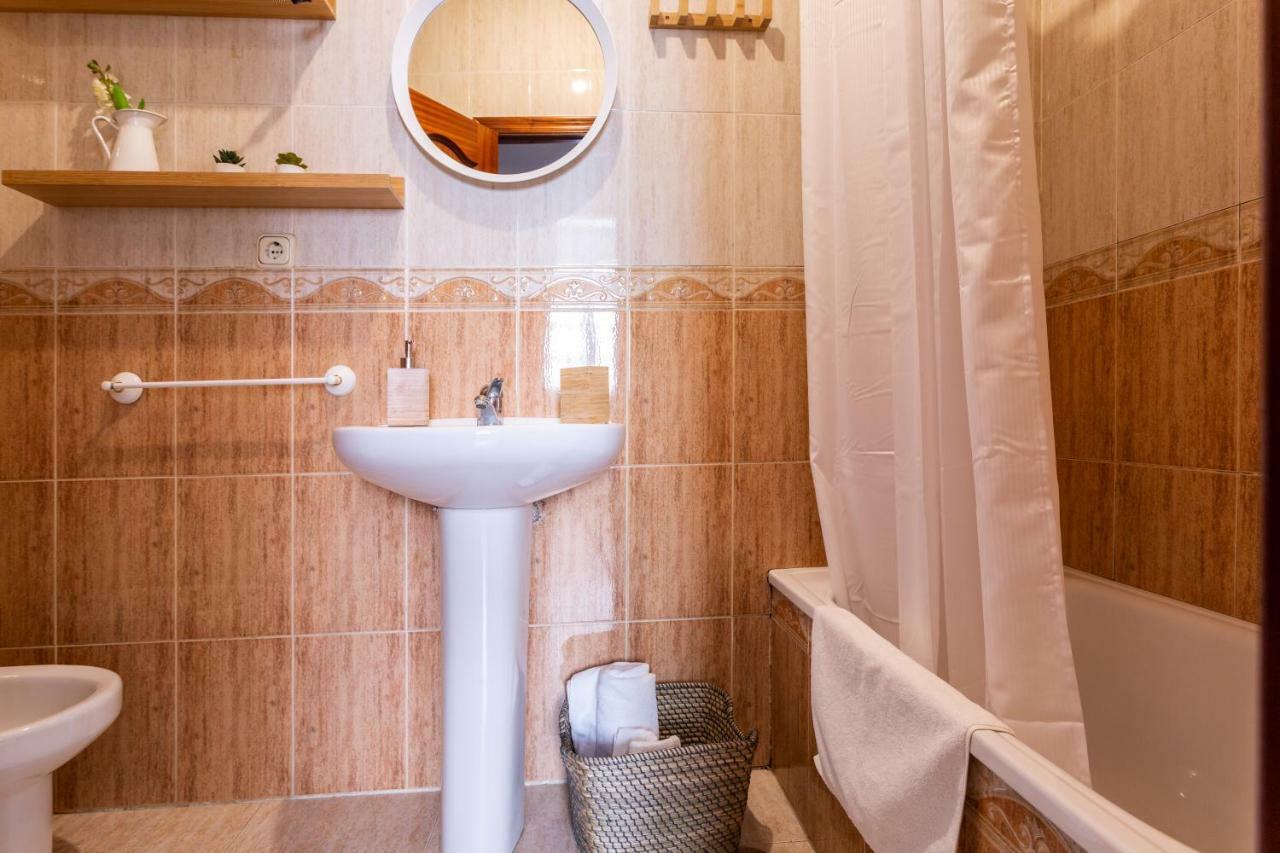 Serva La Bari Shared Apartment Sevilla Kültér fotó