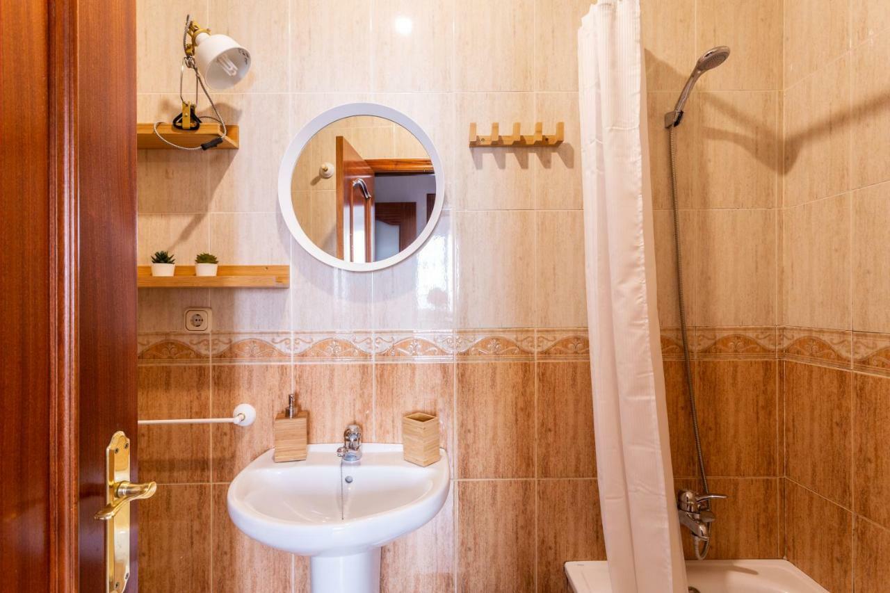 Serva La Bari Shared Apartment Sevilla Kültér fotó