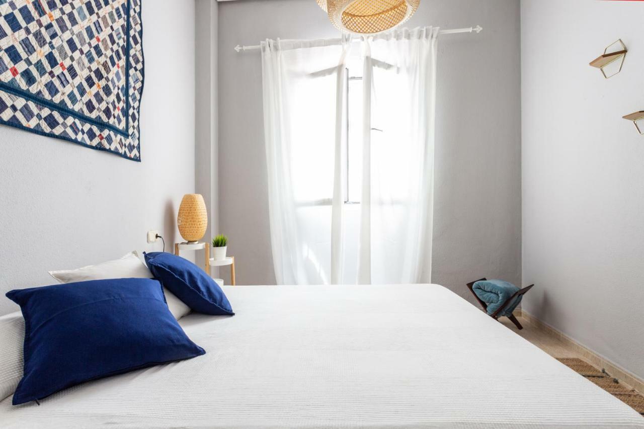 Serva La Bari Shared Apartment Sevilla Kültér fotó