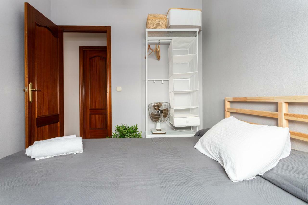 Serva La Bari Shared Apartment Sevilla Kültér fotó
