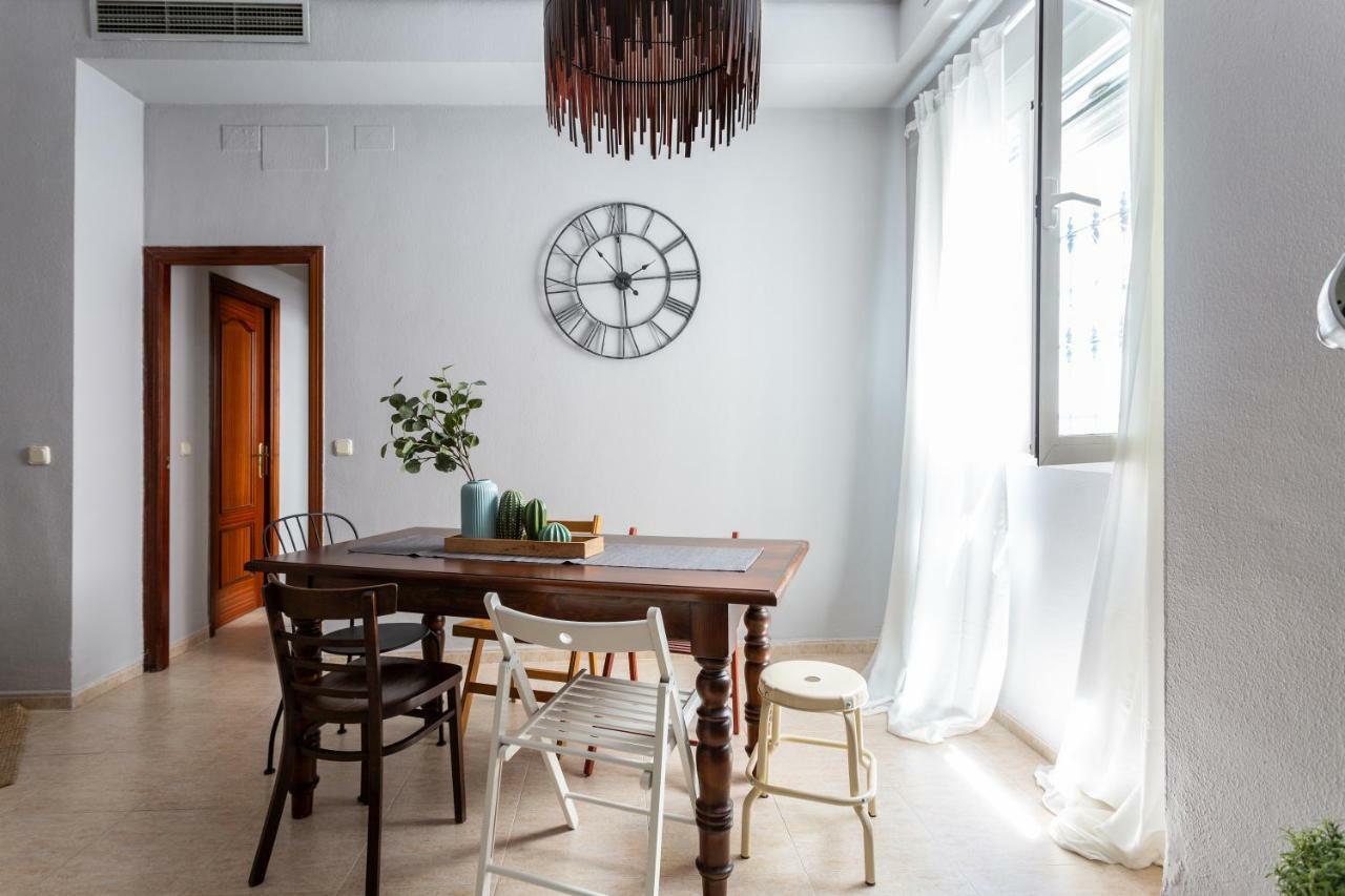 Serva La Bari Shared Apartment Sevilla Kültér fotó